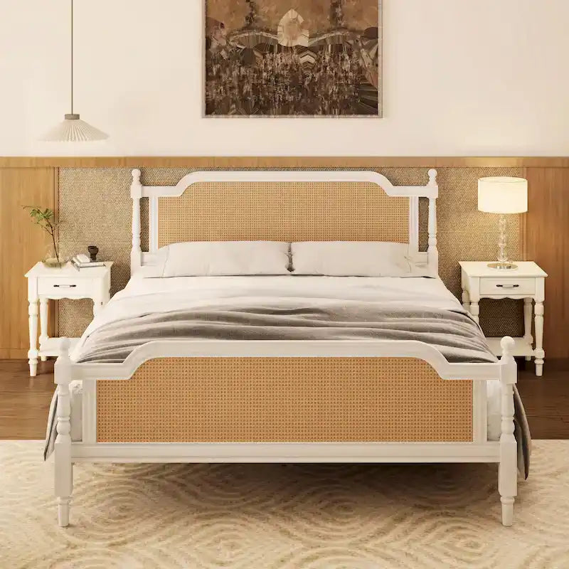 Lit plateforme de style traditionnel avec tête de lit en rotin
