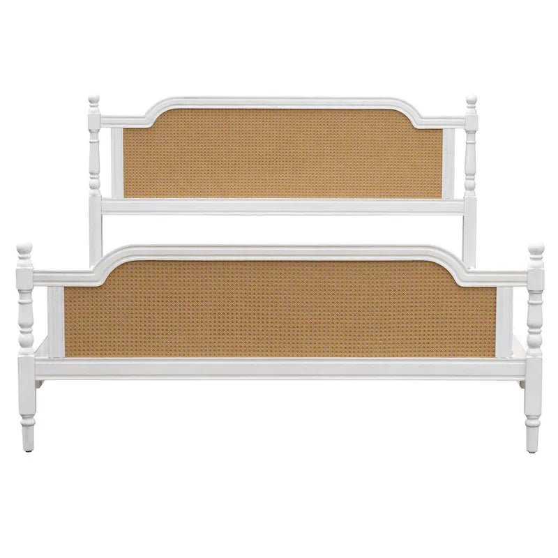 Lit plateforme de style traditionnel avec tête de lit en rotin
