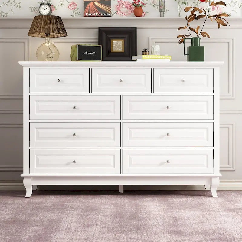 Commode à 9 tiroirs : Commode spacieuse au design épuré, laquée